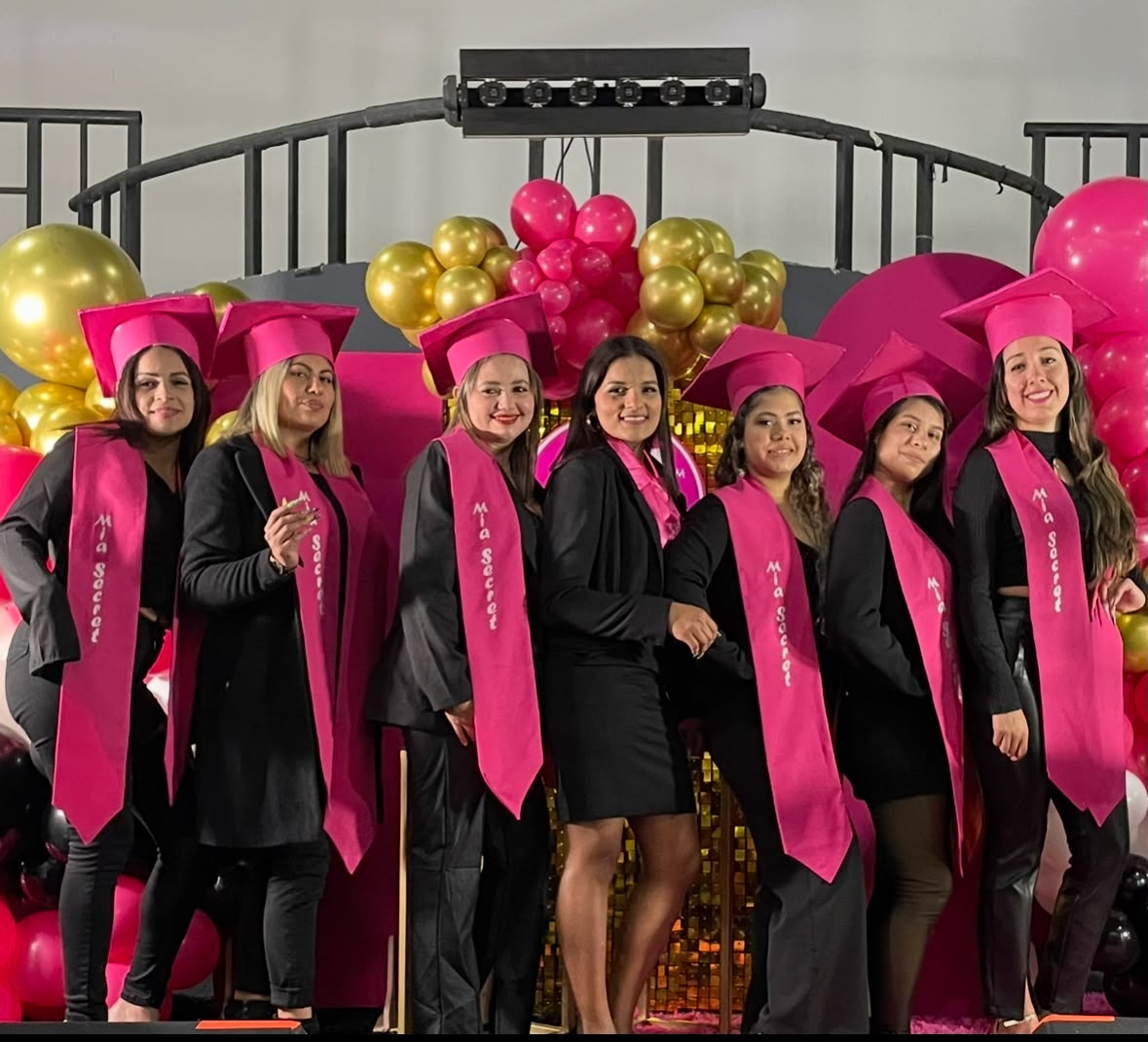 Graduación de alumnas de Karina Aponte Academy